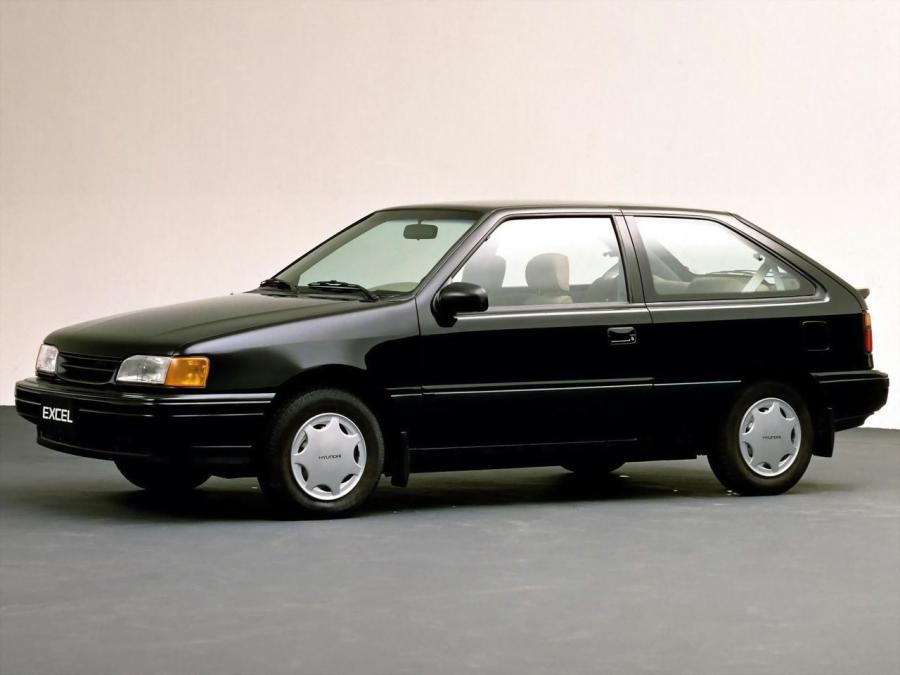 Hyundai Excel 3-Door 1989 года  (фото 1 из 4)